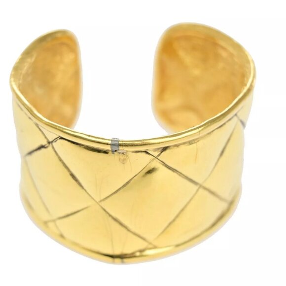 CHANEL CC Logo Matelasse Bangle Bracelet GHW France Accessory - Picture 13 of 14